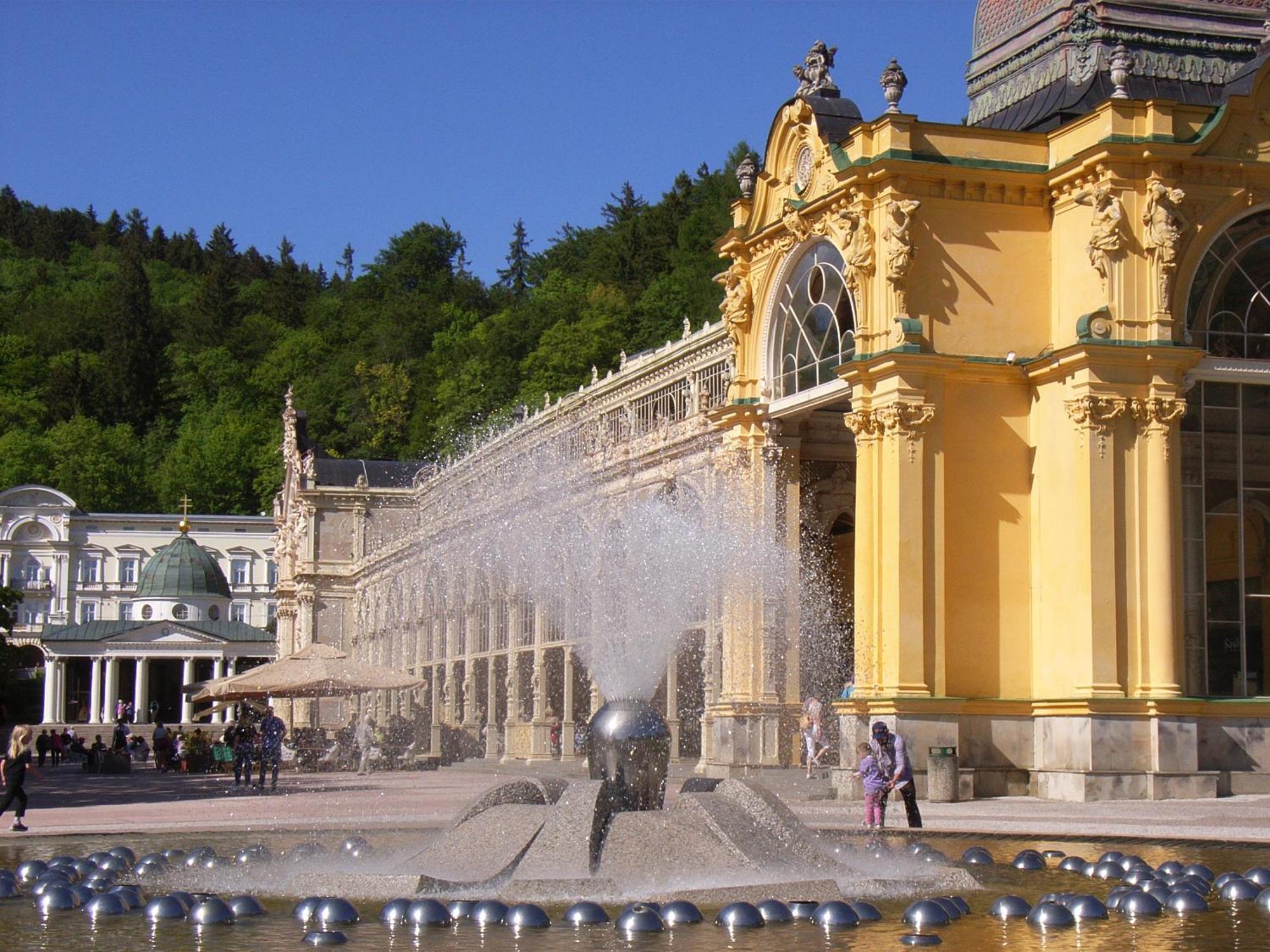 Hotel Maxim Mariánské Lázně Kültér fotó